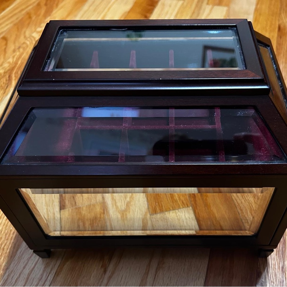 Bombay Dark Brown Display Box